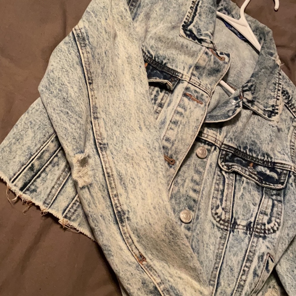 Jean jacket - Picture 2 of 3